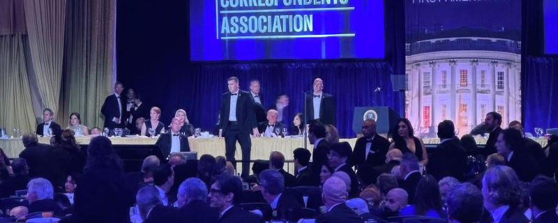 Во время торжественного приема для журналистов пула Белого дома