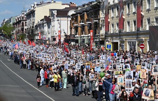Акция Бессмертный полк во Владивостоке