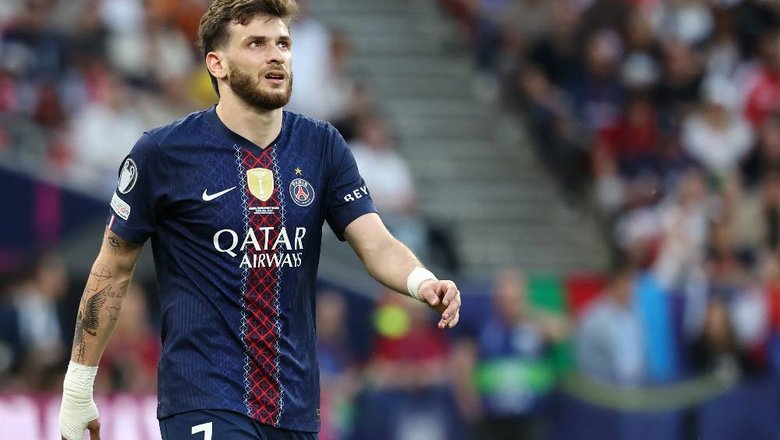 Хвича Кварацхелию признали лучшим игроком сезона в Лиге чемпионов