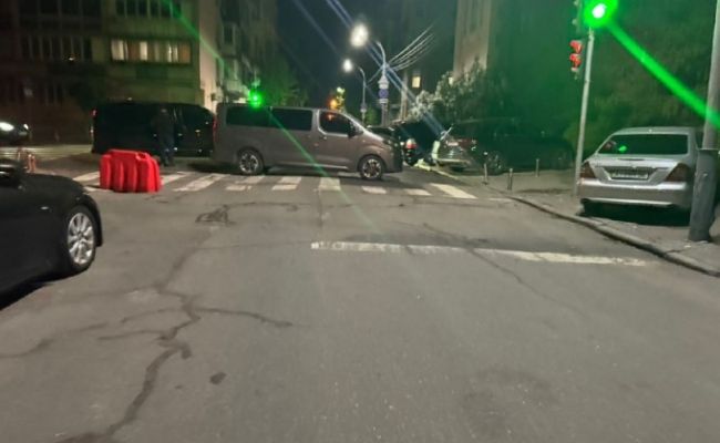 НАБУ пришло к Ермаку: в Киеве перекрыли Банковую после коррупционного скандала