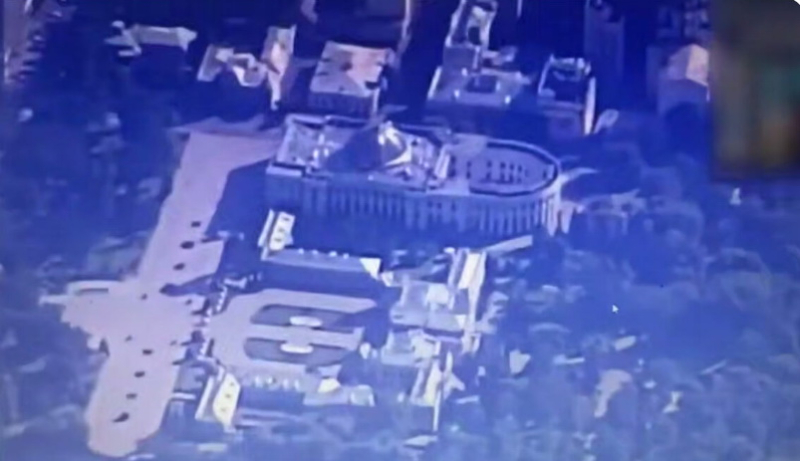Стало известно, что скрывалось за “указом” Зеленского о параде в Москве