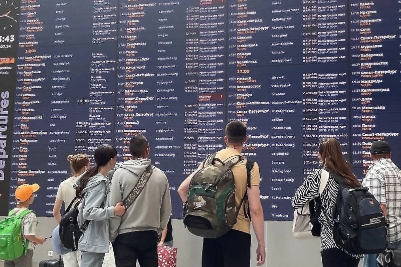 В четырёх московских аэропортах приостановили полёты