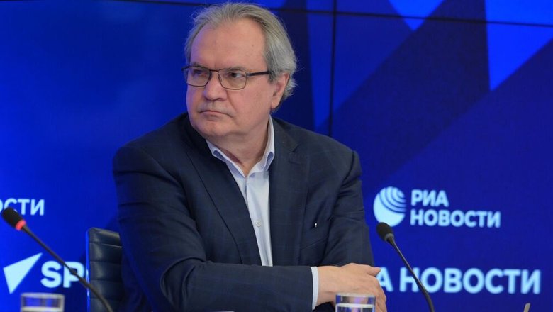 Фадеев предупредил о рисках бесконтрольного внедрения ИИ в образование